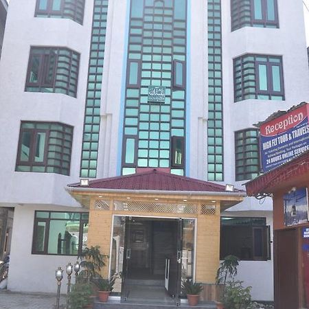 Hotel Azad Durgjan Exteriér fotografie
