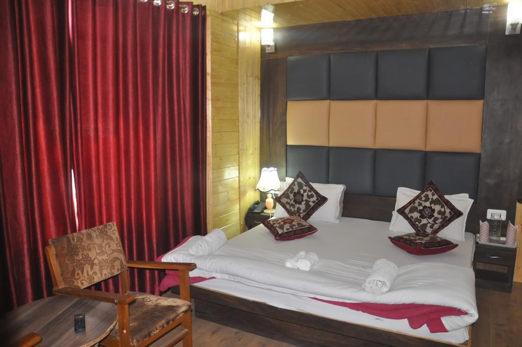 Hotel Azad Durgjan Exteriér fotografie
