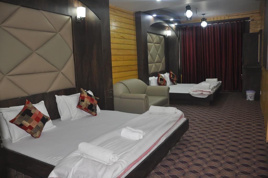 Hotel Azad Durgjan Exteriér fotografie