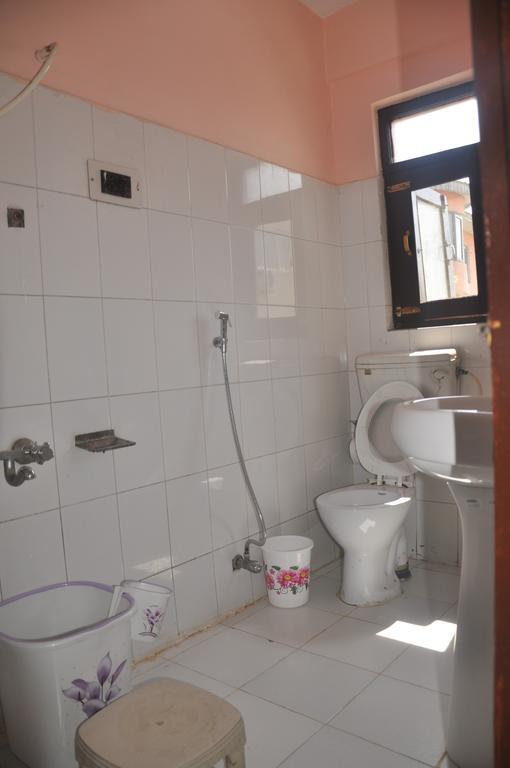 Hotel Azad Durgjan Pokoj fotografie