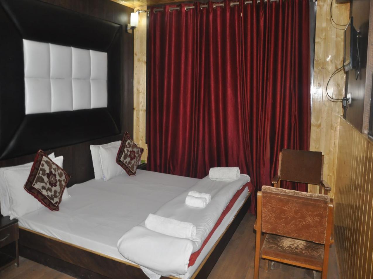 Hotel Azad Durgjan Exteriér fotografie